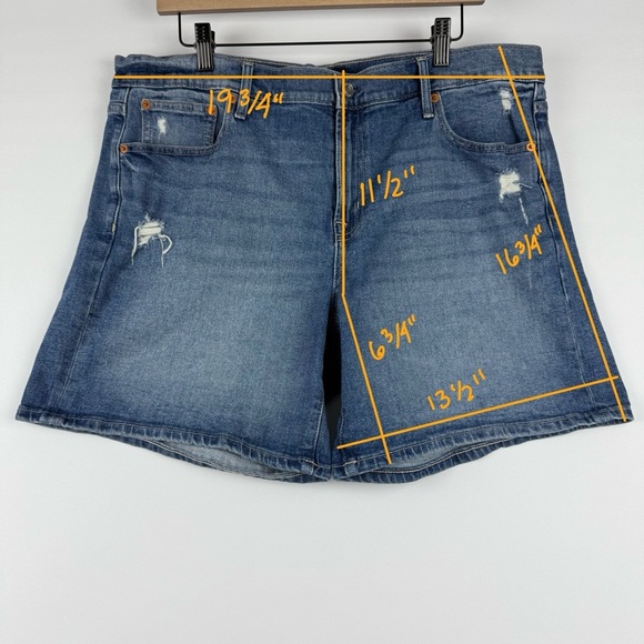 GAP Women’s 16/33 5” Distressed Denim Shorts Medium Wash - Picture 7 of 7